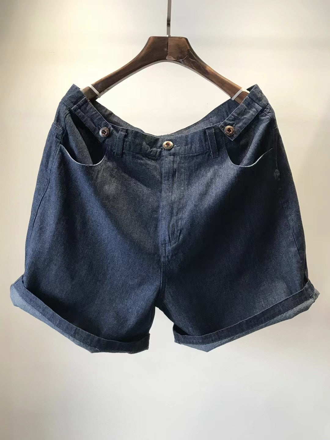 Femme Taljede Denim-Shorts med Opfoldet Kant Stilla