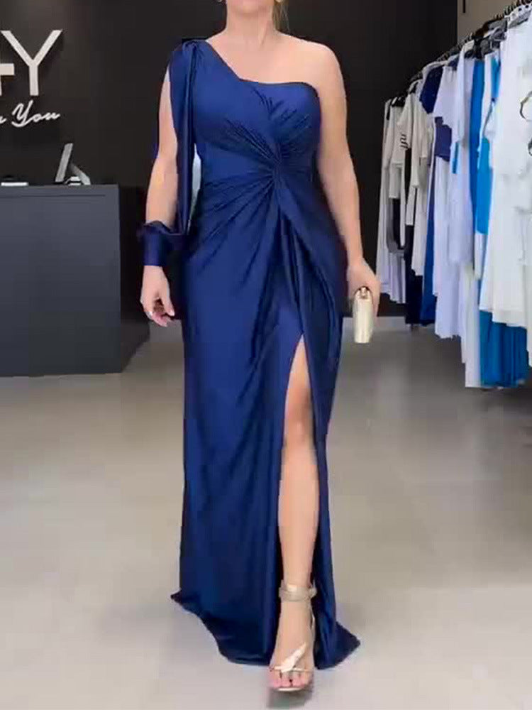 Dame Maxi-kjole med elegant asymmetrisk design og tiltalende flæsedetaljer Stilla