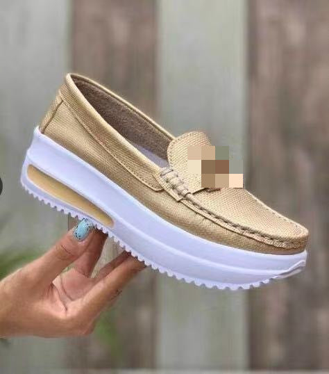 Dame Slip-On Fritidssko med dämpende platformssål og moderne accenter Stilla