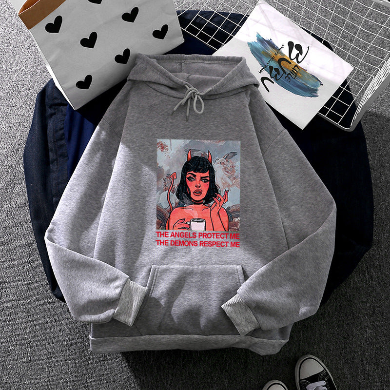 Kvindernes hoodie med kreativt grafisk print Stilla