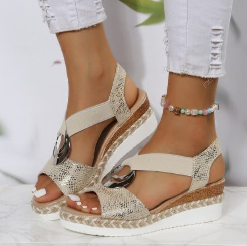 Dame Wedge-Sandaletter med moderigtige glimmer-effekt og justerbart remdesign Stilla