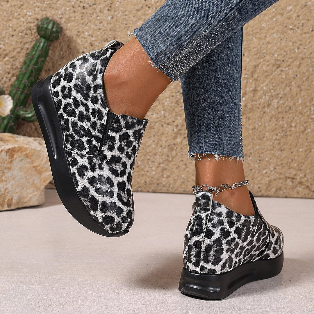 Dame Sneakers med moderne leopardmønster og skridsikker sålekonstruktion Stilla