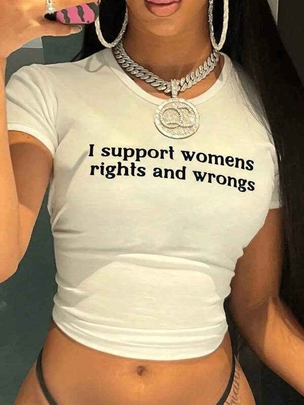 Dame Crop-T-Shirt med kreativt motiv og tætsiddende snit Skovae