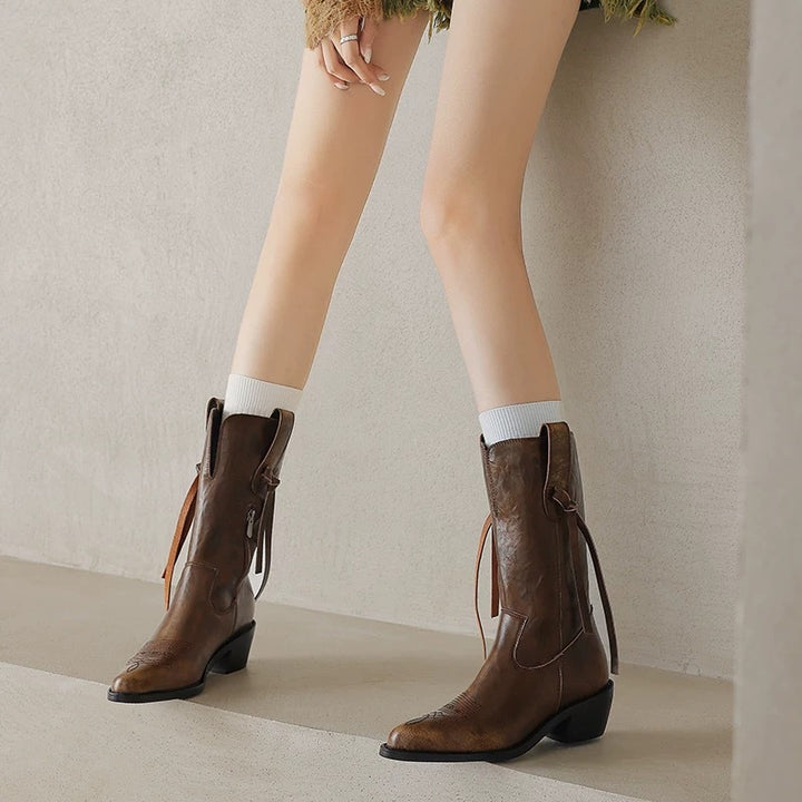 Dame støvle i western-stil med elegante detaljer Stilla