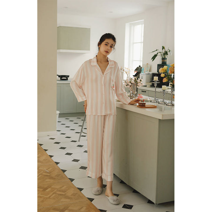 Dame Pyjama-sæt i åndbart bomuldsblandingsmateriale med elegante striber og behagelig pasform Stilla