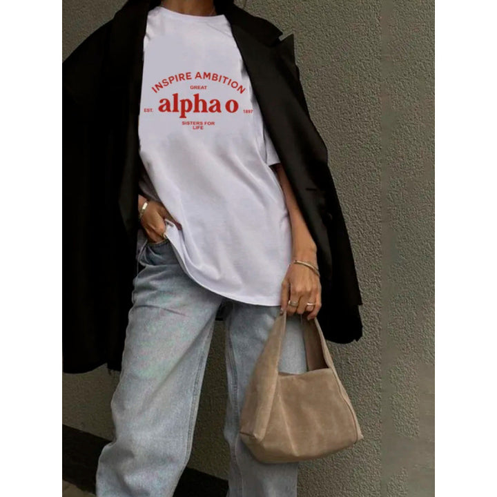 Dame T-shirt med moderne statementtryk og afslappet snit Stilla