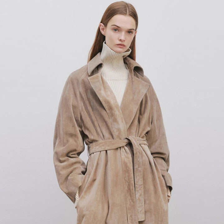 Dame Elegant og Fashionable Trench Coat Lavet af Høj- Kvalitets Suede Stilla
