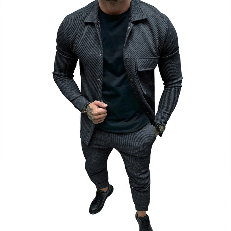 Herrer hyggeligt fritidsoutfit med struktureret overdel og elegant bukser Stilla