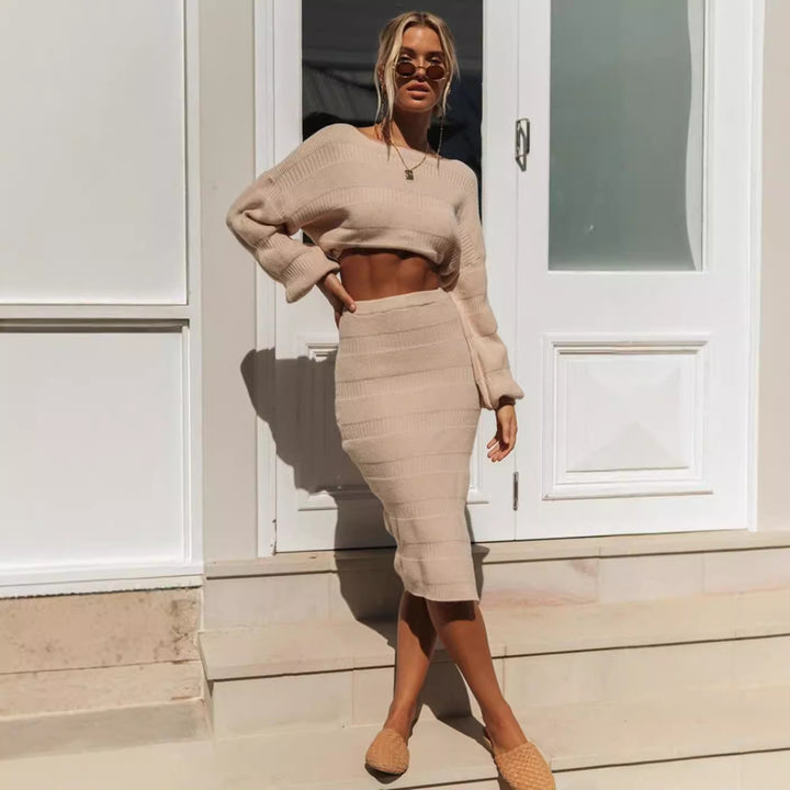 Dame strikkjole med cropped overdel og figursyet silhuet Stilla