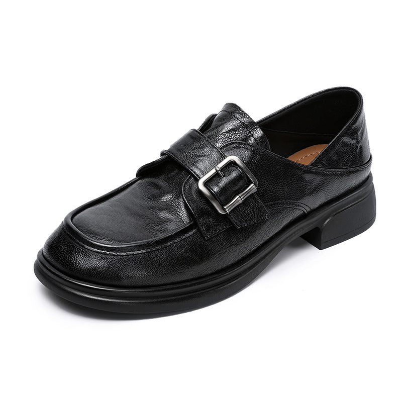 Femme Classic Slip-On Loafers med spænde-detalje Stilla