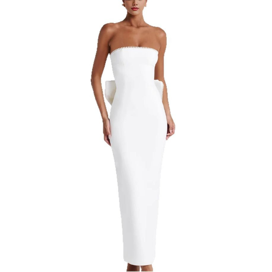 Kvinders elegante figursyede maxikjole med off-the-shoulder design og trendy ruffle detaljer
