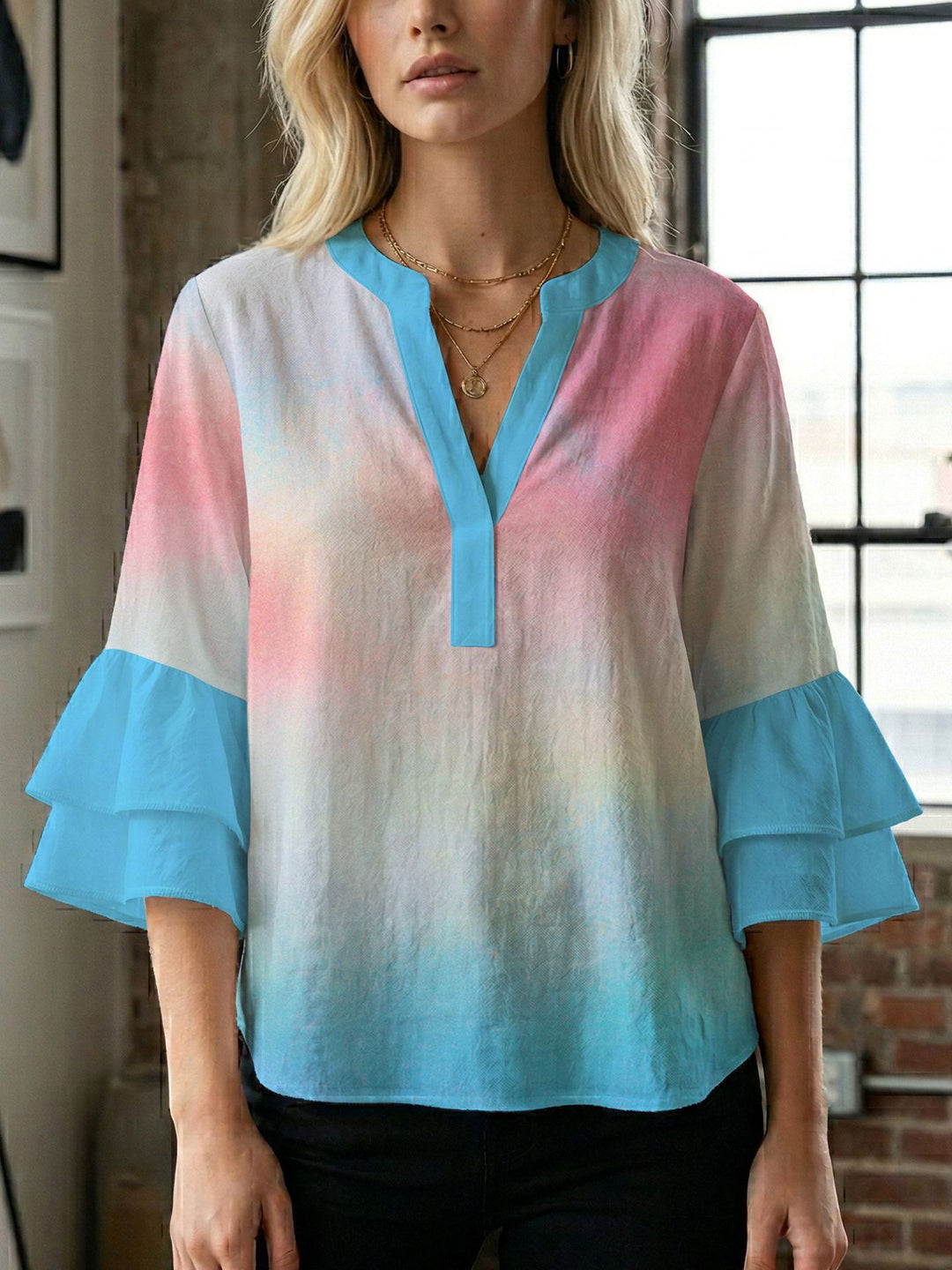 Damebluse med smukt blomstermotiv Skovae