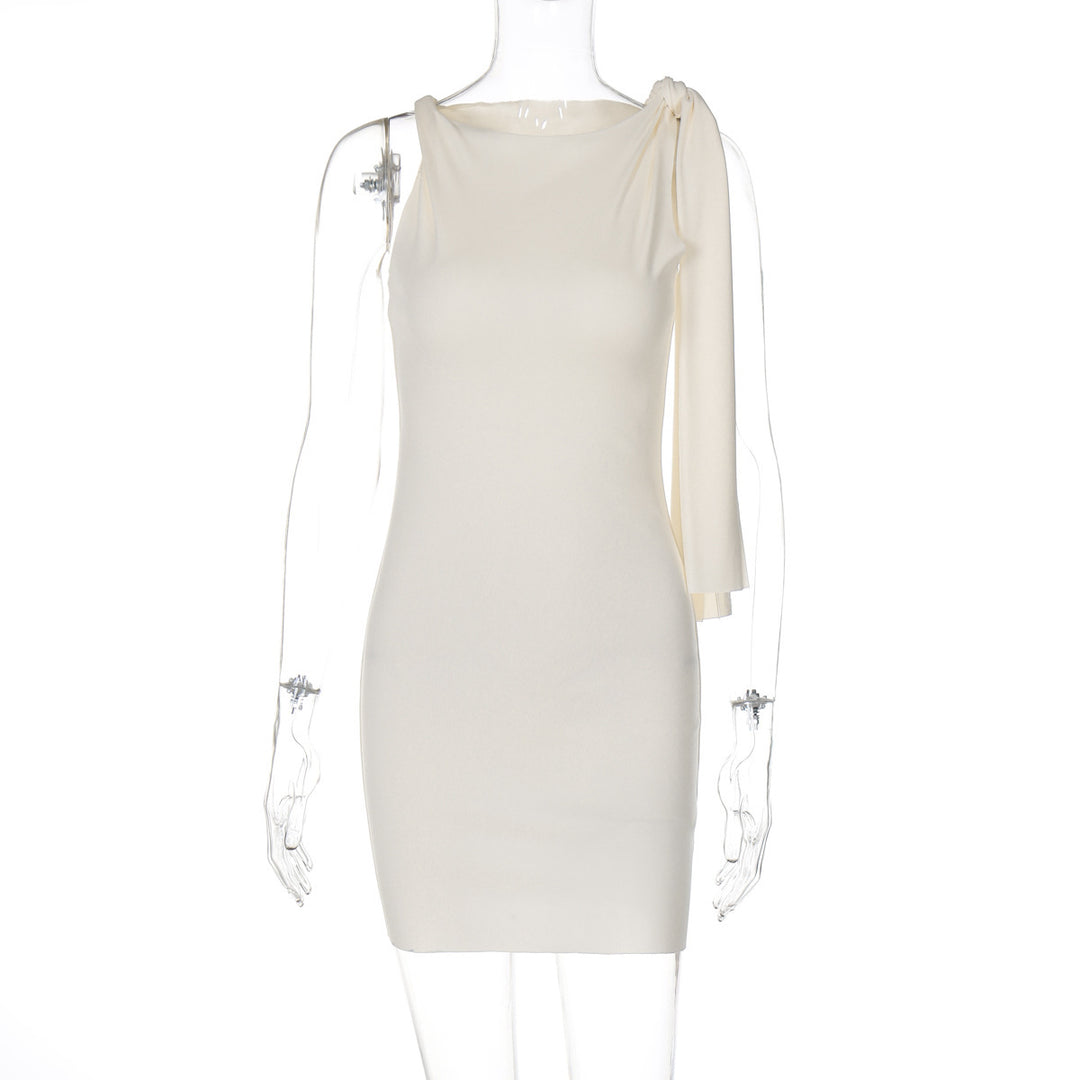 Dame Tætsiddende One-Shoulder Kjole med elegante Rynker Stilla