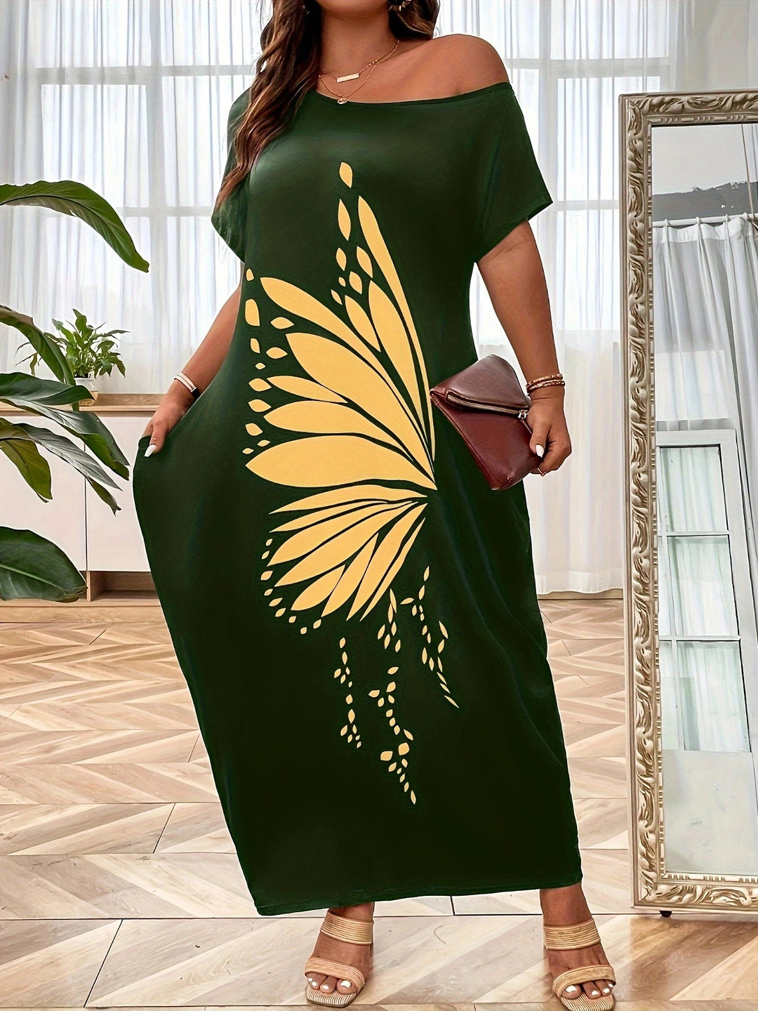 Dame Maxikjole med XXL sommerfuglemotiv og off-shoulder design Stilla