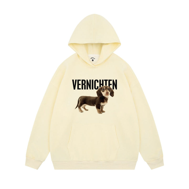 Kvinders hoodie med kunstnerisk hundemotiv og statement print Skovae