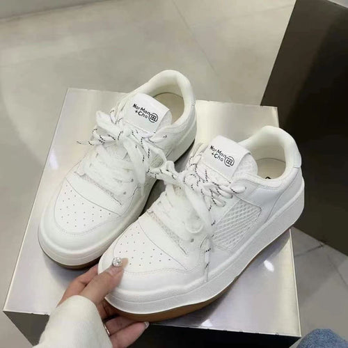 Dame sneakers i det urbane minimalistiske design med åndbare mesh-indsatser og skridsikker sål Stilla