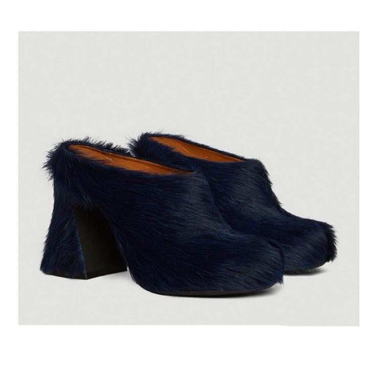 Femme Textured Fur Clog Heels med unikt skulpturelt fodseng Stilla