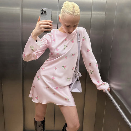 Dame blomsterprintet mini-kjole med lange ærmer og elegant snit Stilla