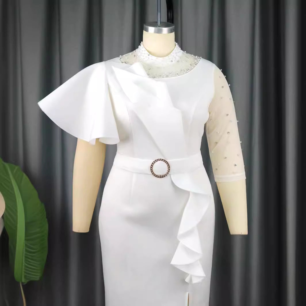 Dame cocktailkjole med asymmetrisk flæse-design og dekorative perle-accenter Skovae