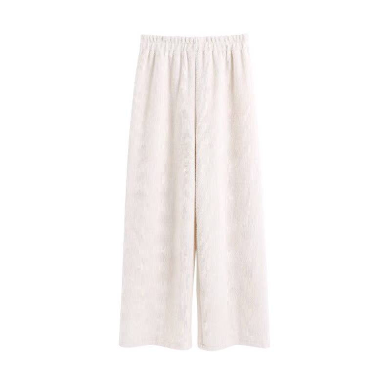 Kvinders strikket loungewear sæt med elegant rullehals og luksuriøse materialer Skovae