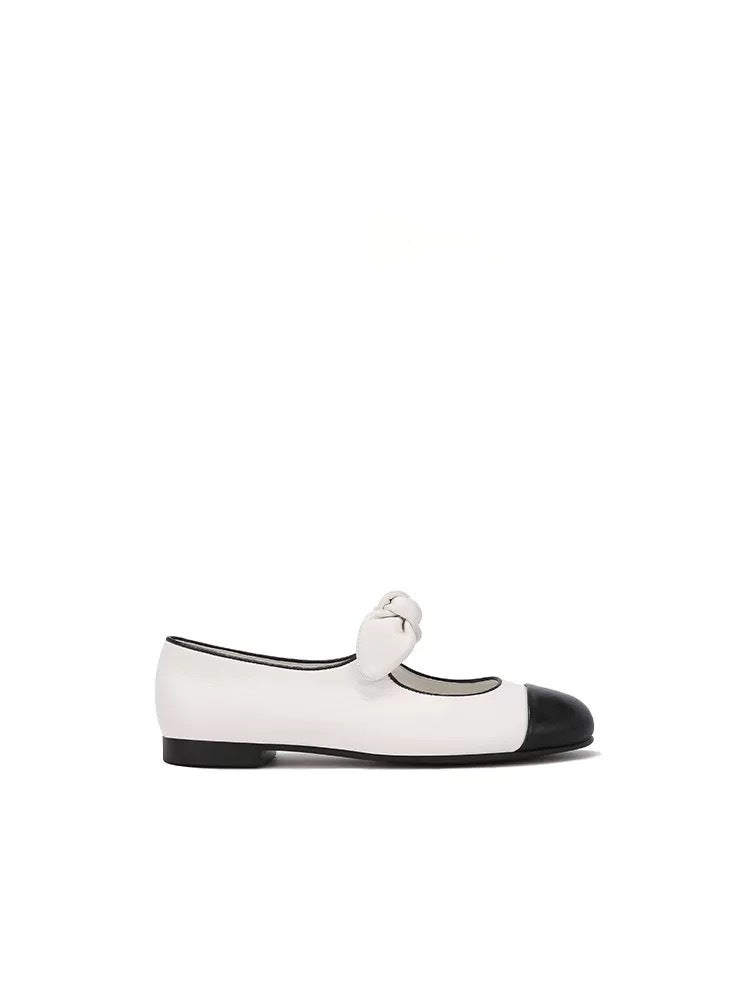 Dameballerinas med fashionable sløjfede accenter og elegant tofarvet udseende Stilla