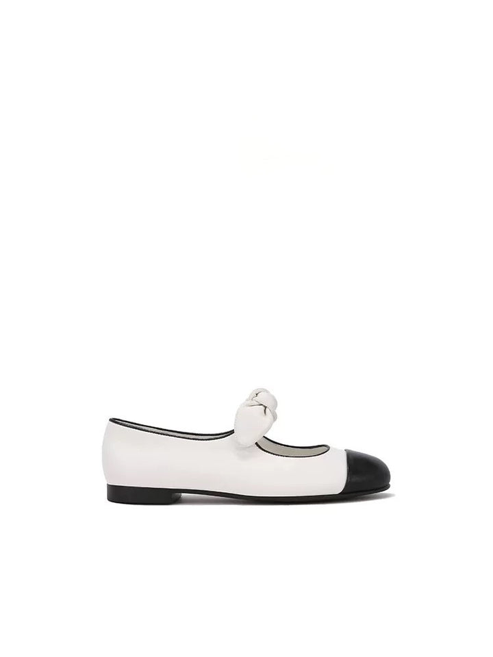 Dameballerinas med fashionable sløjfede accenter og elegant tofarvet udseende Stilla