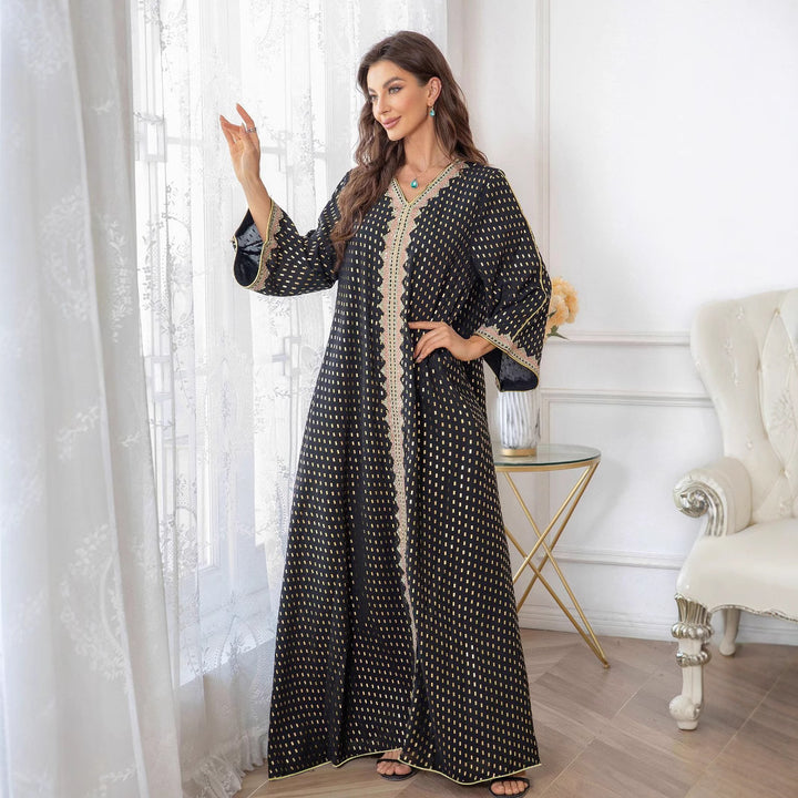 Kvinders maxi kjole i elegant kaftan stil med delikate udsmykninger Stilla