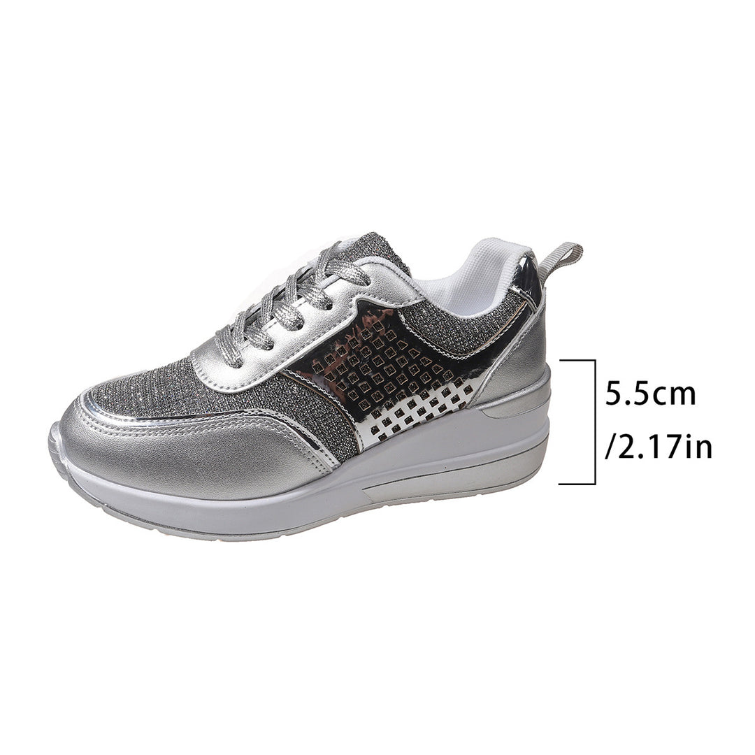 Dame Sporty Sneakers med åndbart netstruktur og modede accenter Stilla