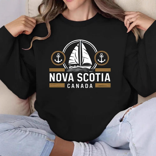 Kvinders sweatshirt med et maritimt sejl mønster og diskret Stilla bogstaver