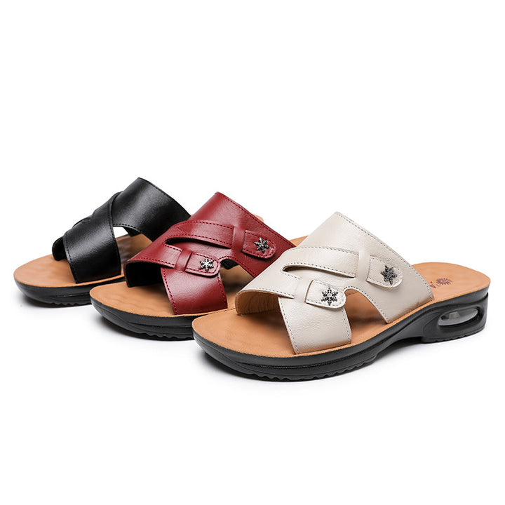 Femme justerbare komfort-sandaler med dekorativt spænde-detalje Stilla