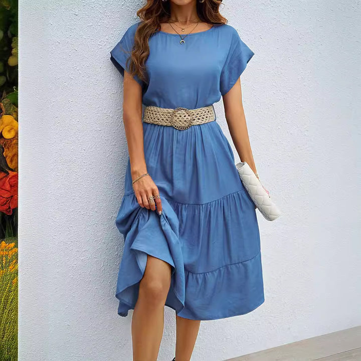 Dame midikjole med voluminøs skirt og elegante flæsedetaljer Stilla