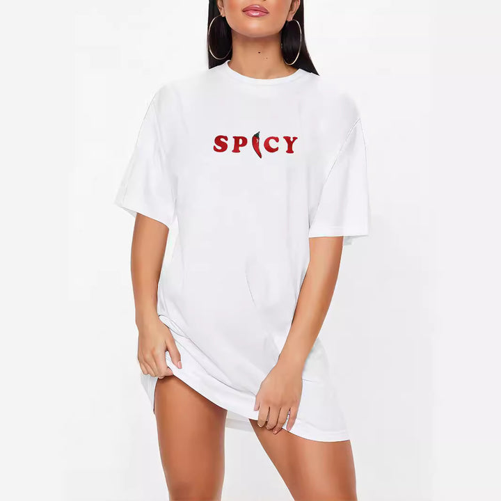 Dame T-shirt kjole med kunstnerisk blomsterdesign og tætsiddende snit Skovae