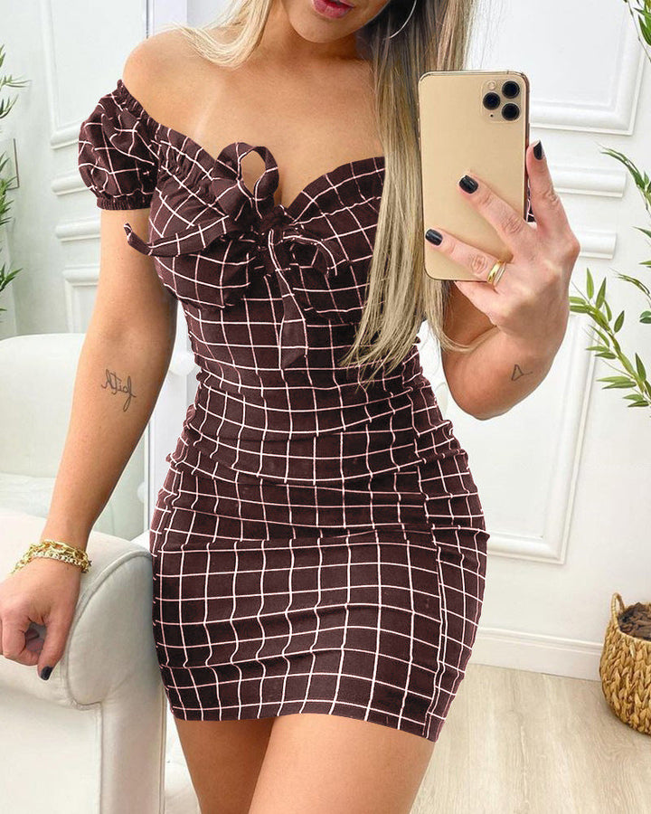 Stilla | Off Shoulder Wrap Bryst Bodycon Mini Kjole