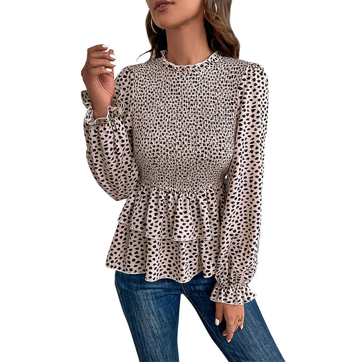 Damebluse med flæser og prikket design Stilla