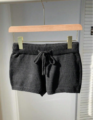 Dame bløde strikshorts med praktisk snøre Skovae