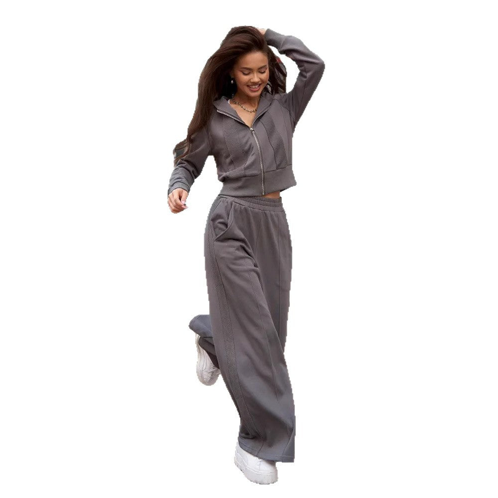 Kvindernes sporty fritidssæt med cropped sweatshirt og komfortable joggers Skovae