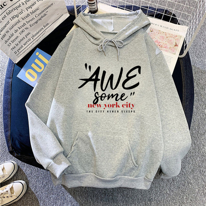 Kvindernes hoodie med stilfuld New York skrifttype Skovae