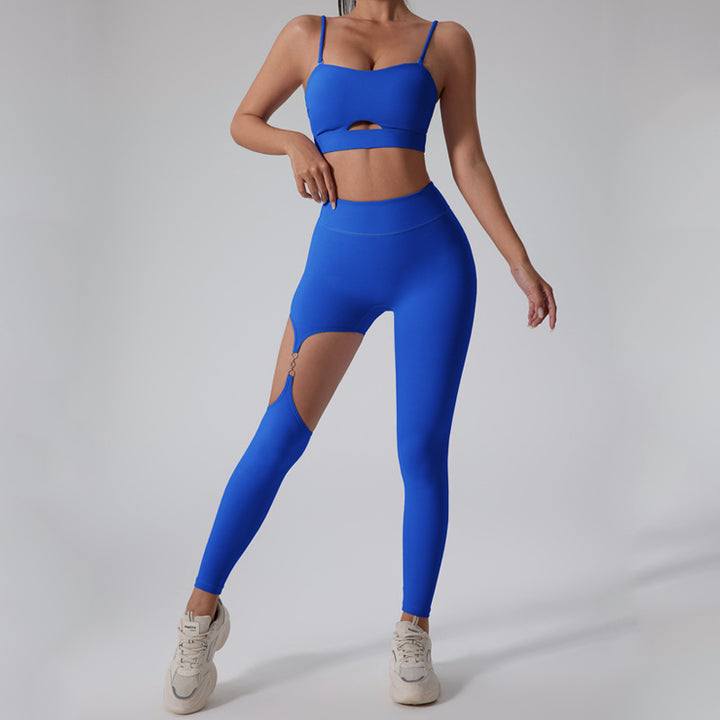 Dame sportensemble med trendy cut-out og høj talje Stilla