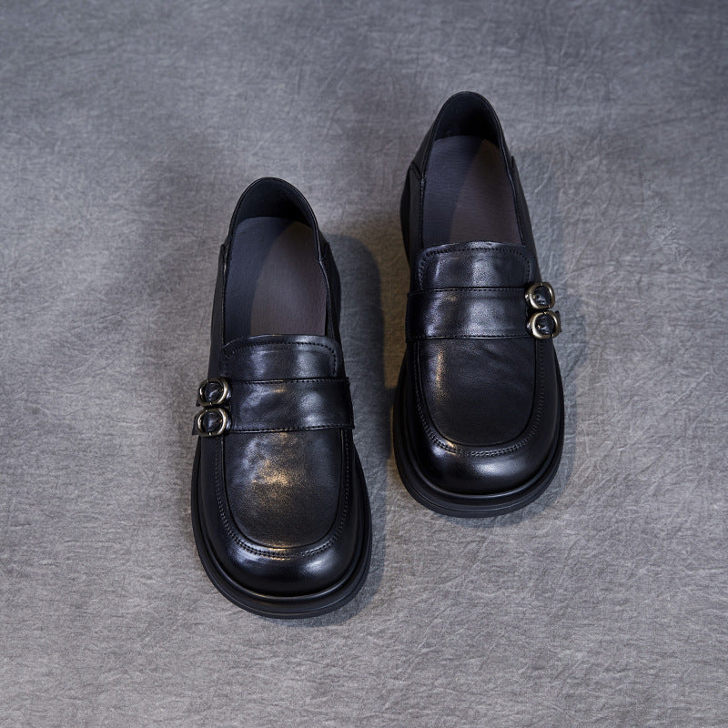 Femme elegante læder slippers med dekorativt spænde-detalje Stilla