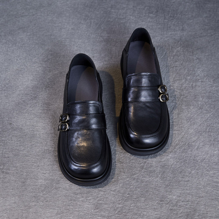 Femme elegante læder slippers med dekorativt spænde-detalje Stilla