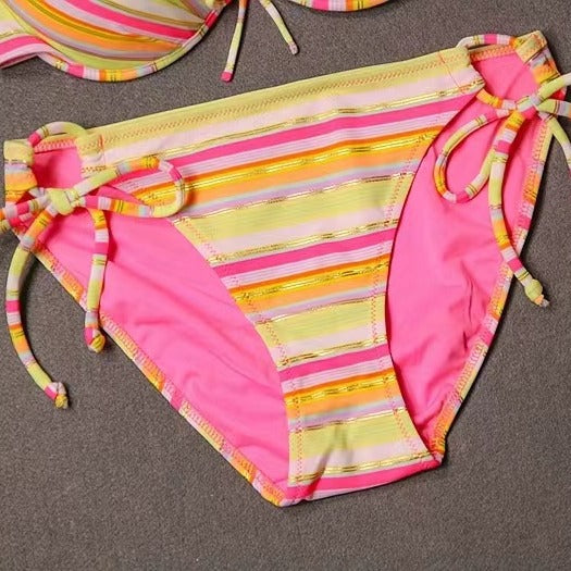 Dame bikini sæt med legende bindingssystem og elegant flæse Skovae