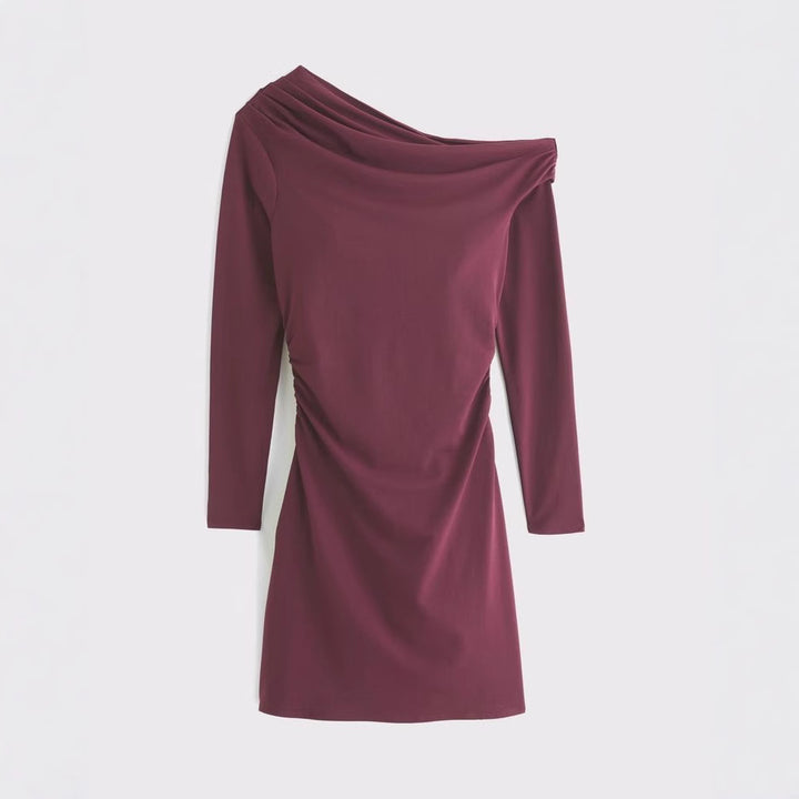 Dame elegant én skulder kjole med drapering og lange ærmer Stilla