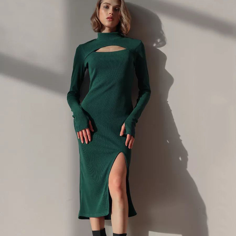 Dame figursyet strikkjole med elegant cut-out og høj slids Stilla