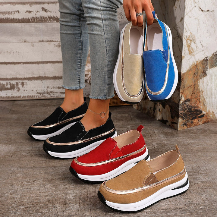 Dame Slip-On Sneakers med moderigtigt glans og behagelig komfort Stilla