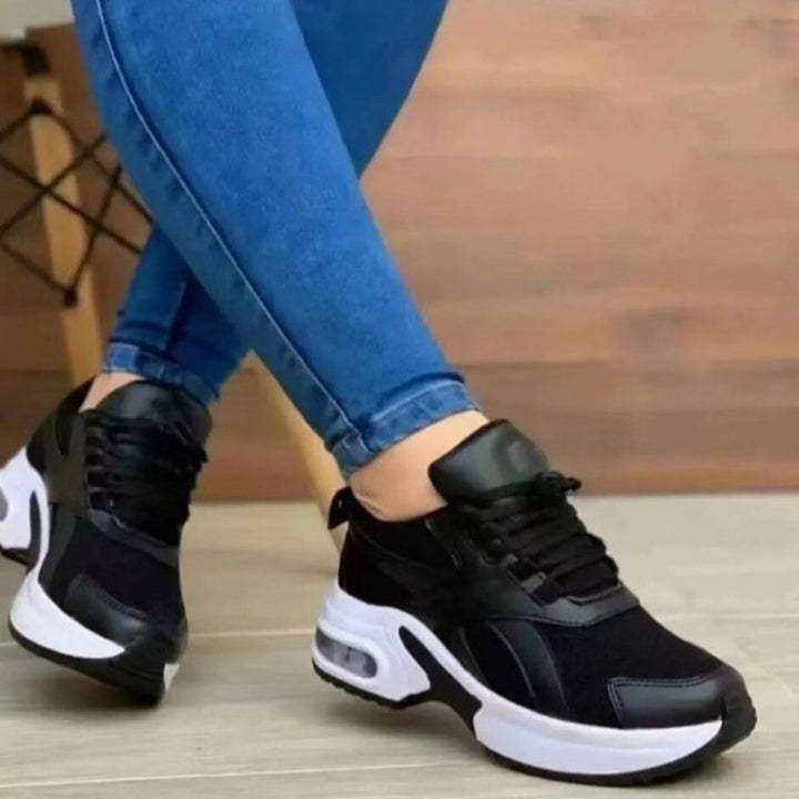 Dame Sportsligt livsstils-sneakers med åndbart netmateriale og dæmpende sål Stilla