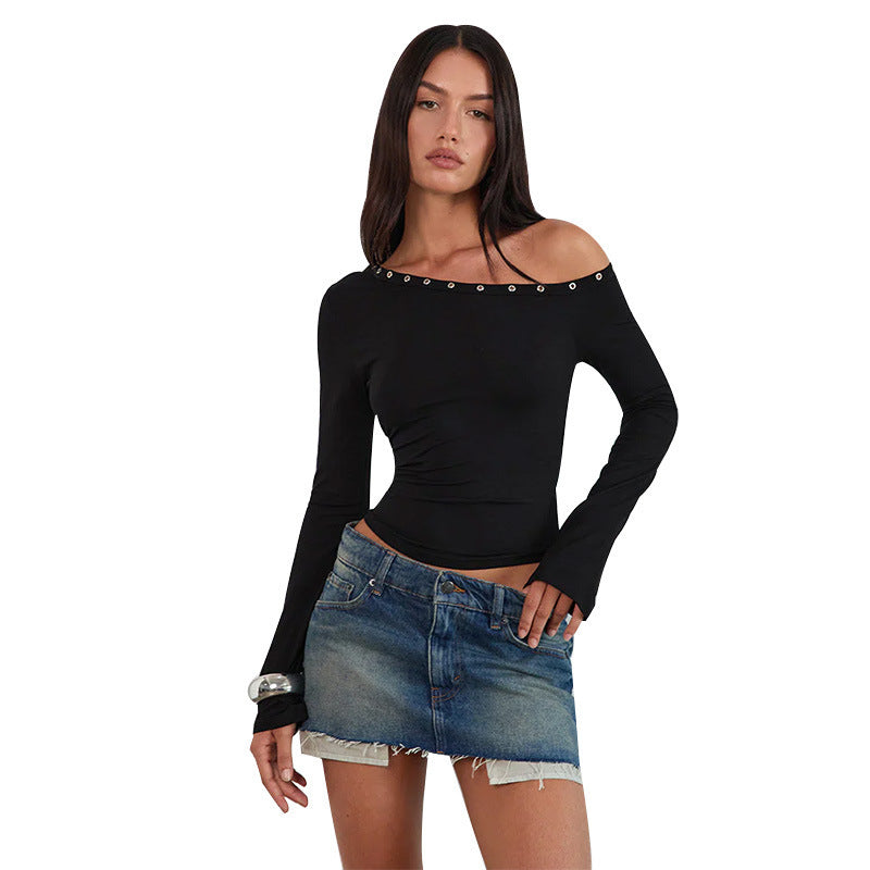 Kvinders Off-Shoulder Top med Fashionable Knapper og Figursyet Snit