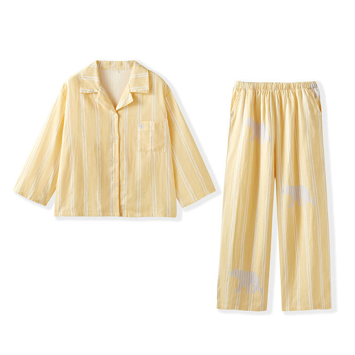 Dame pyjamasæt med elegante striber og legende dyremønster Stilla