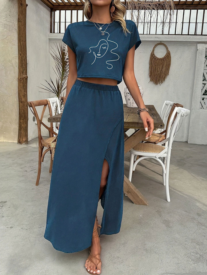 Dame moderne Crop-top og Maxi-nederdel sæt med høj split og diskret kontur-print Stilla
