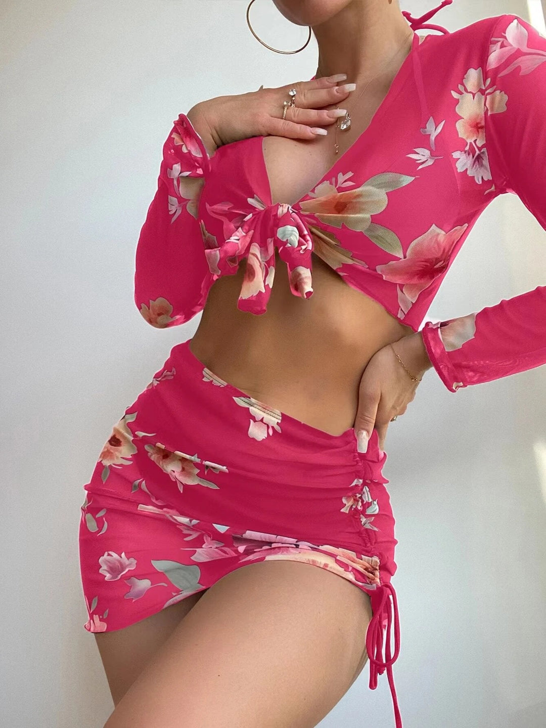 Dame top og nederdel med blomstret design Stilla
