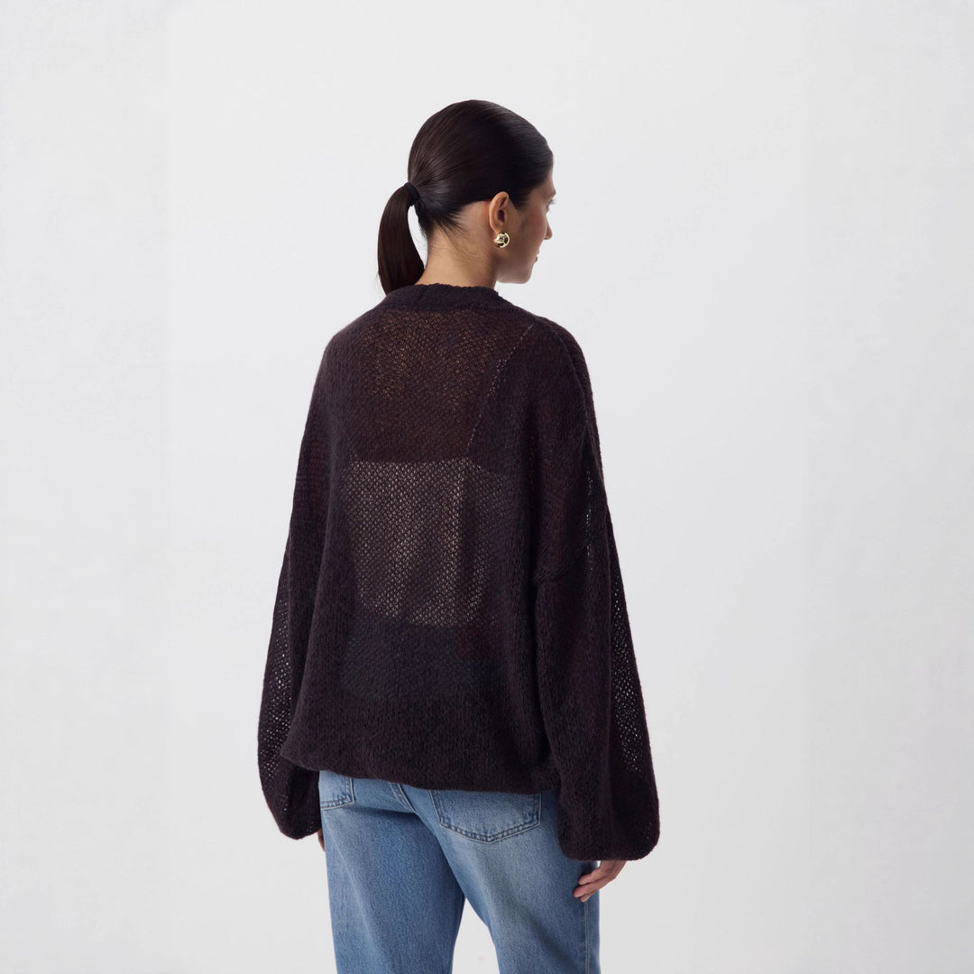 Kvinders afslappede strikket cardigan med fint blondermønster og elegant V-hals Stilla